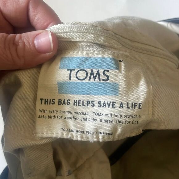 Toms black and white canvas crossbody purse bag - Picture 9 of 10